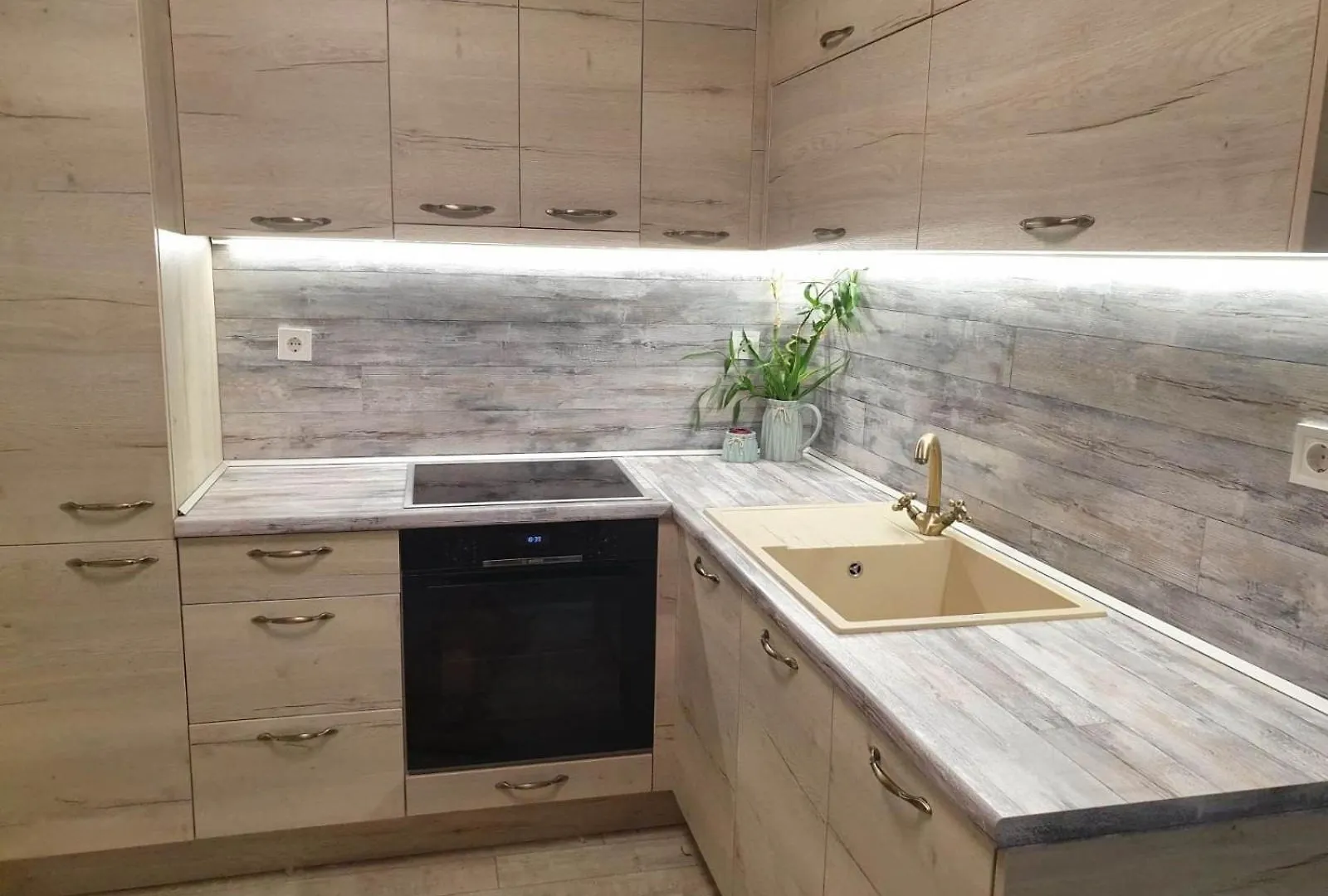 City Leisure In A Flower Sea Apartment, Burgas Lazur דירה